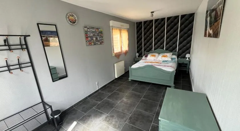 Chambre indépendante proche du circuit des 24h - Image 1