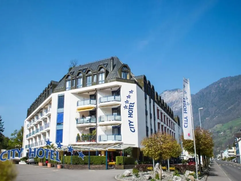 City Hotel - Image 1