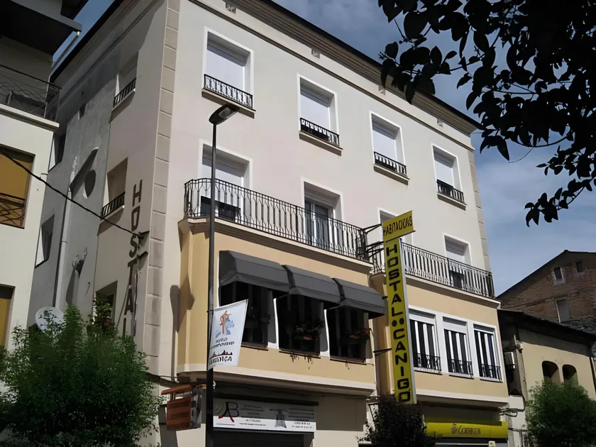 Hostal Canigó - Image 1