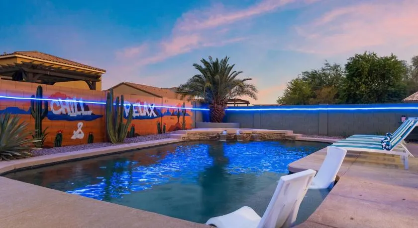 Chill and Relax Luxury Retreat with Pool Spa Game Room and Steam Room - Image 1