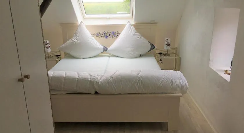 Marijanas Ferienhof 2, Urlaub mit viel Platz zwischen Dornumersiel und Bensersiel - Image 1