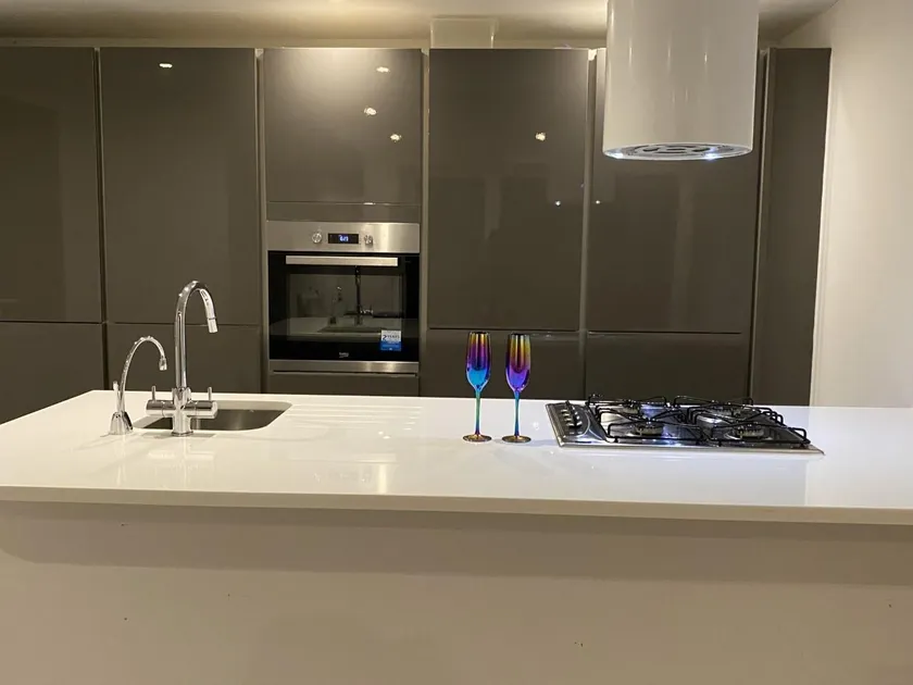 Stunning & Luxury Ground Floor Flat - Image 1