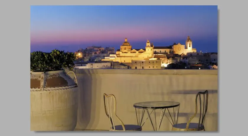 Bartago Luxury House - Image 1
