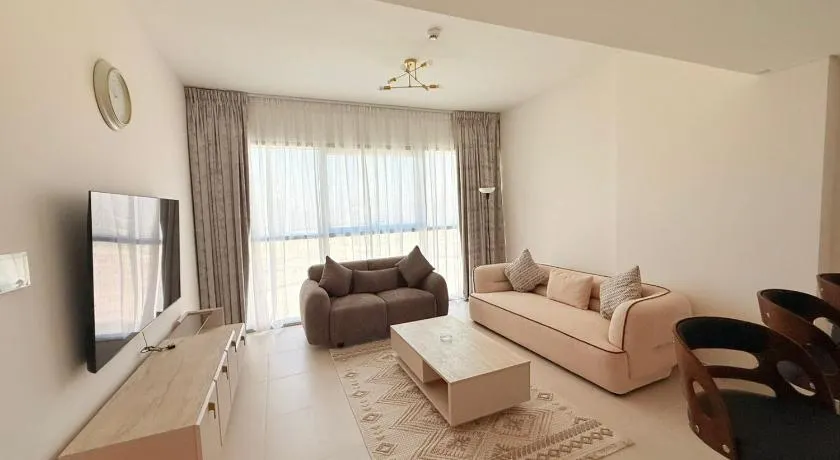 Andalos, Family 2BR Apartment in Al Reem Island, Radiant Bay - Image 1