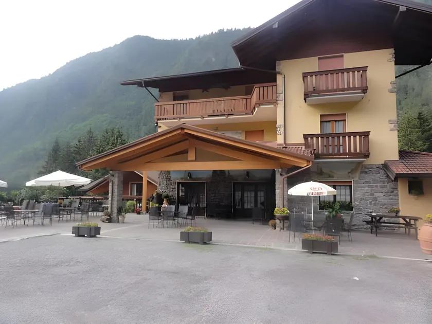 Albergo Ristorante La Pigna - Image 1
