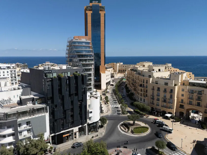 Onyx Hotel - Image 1
