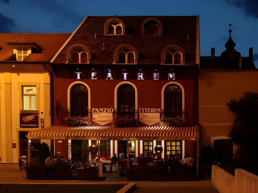 Teátrum Boutique Hotel - Image 1