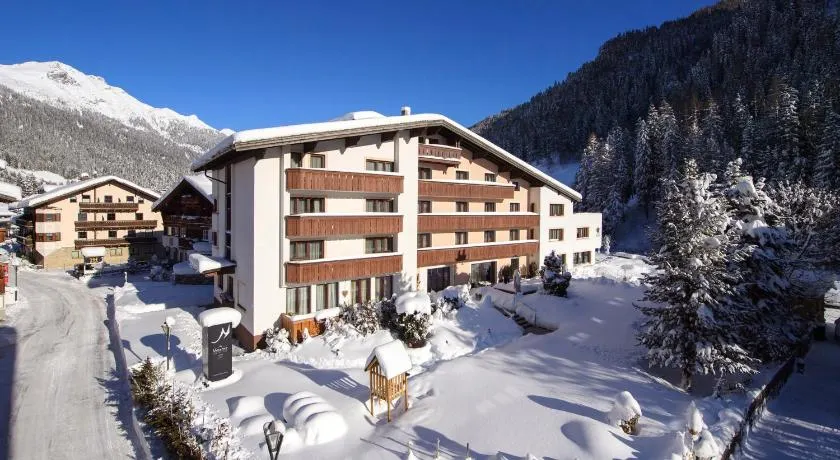 "Quality Hosts Arlberg Hotel Garni Mössmer" - Image 1