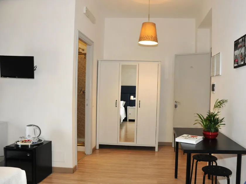 Check-Inn Rooms - Image 1