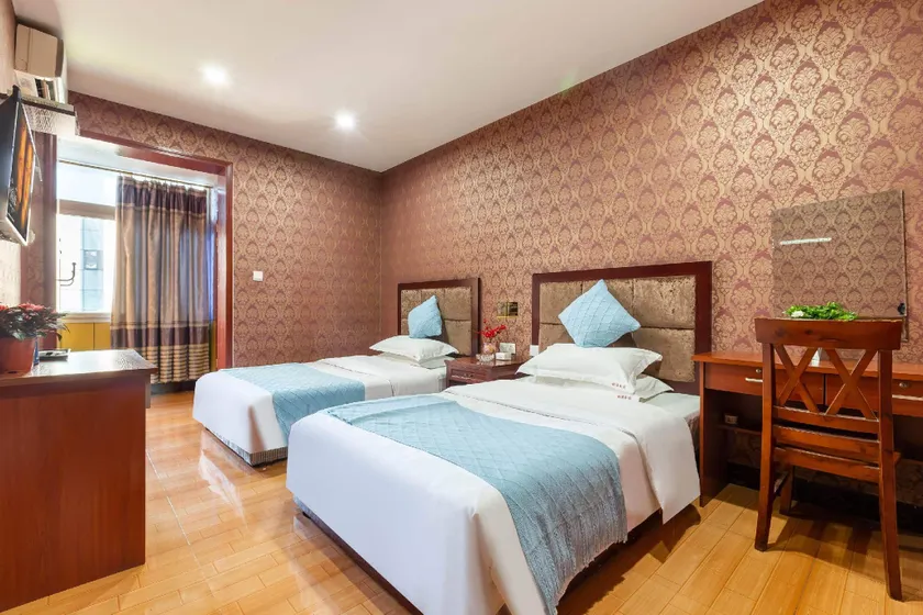 Qingwan Hostel (Chongqing Daping Metro Station Store) - Image 1