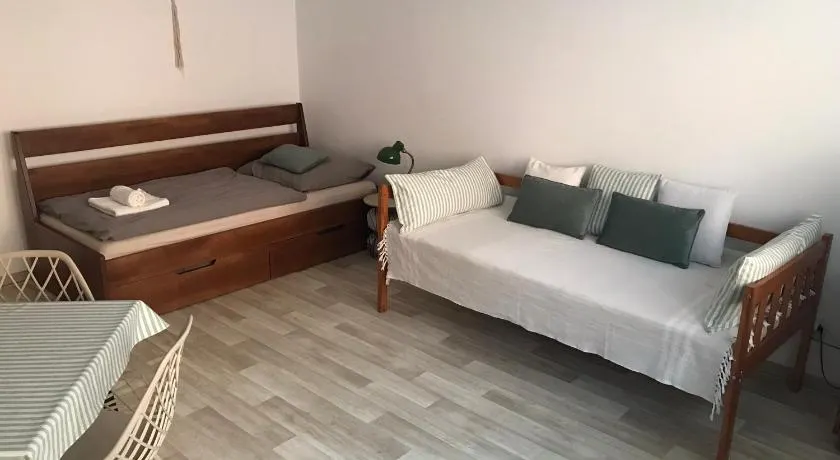 Ubytování u chalupy - Image 1