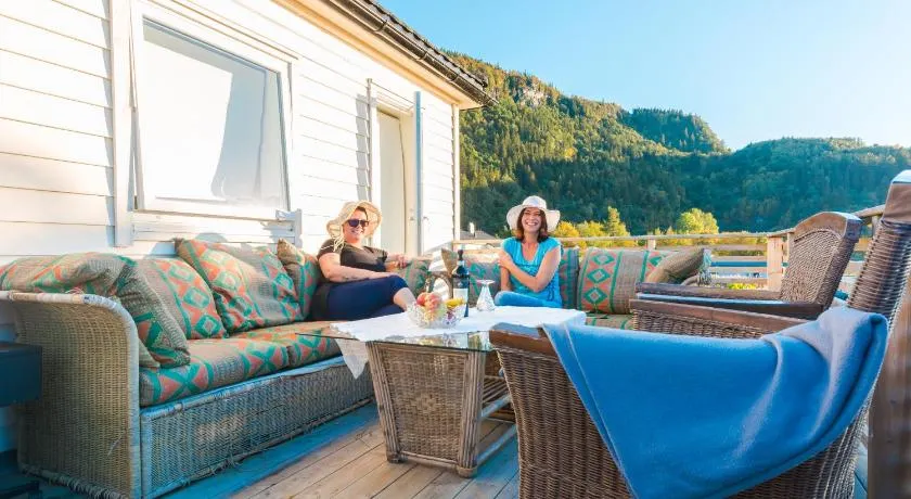 Strandheimen Guesthouse - Image 1
