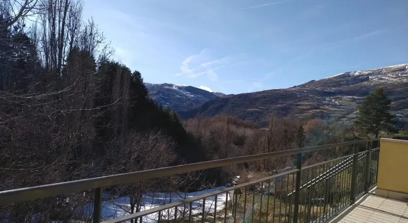 Apartament amb pati a la Vall Fosca, tranquilitat i bones vistes - Image 1