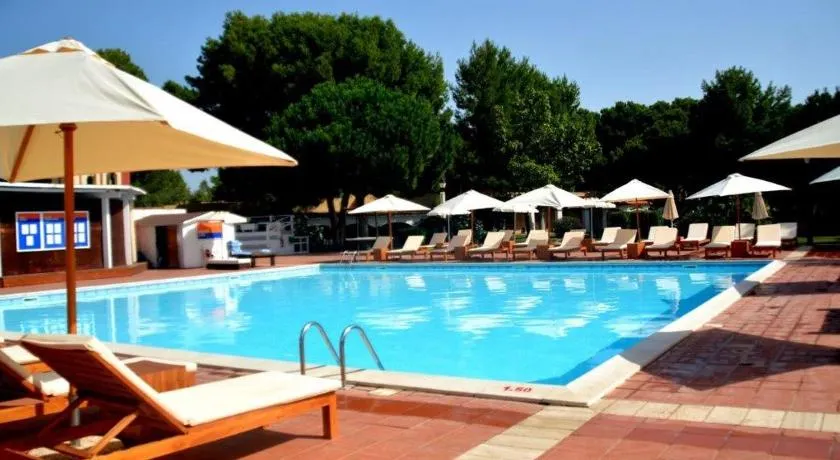 Porto Pino Club - Image 1