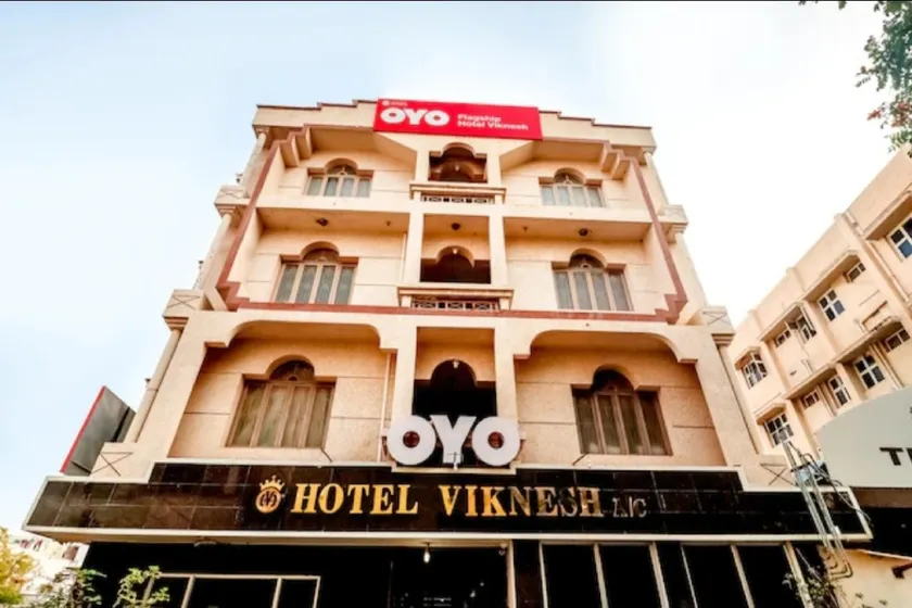 OYO 81028 Hotel Viknesh - 2 - Image 1
