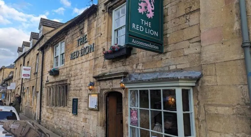 The Red lion - Image 1