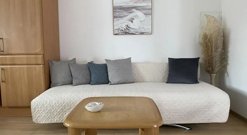 Apartment Gemutliche Ferienwohnung- ruhig und doch zentral by Interhome - Image 1