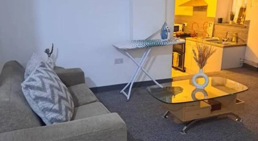 1 Bedroom Flat Available - Image 1