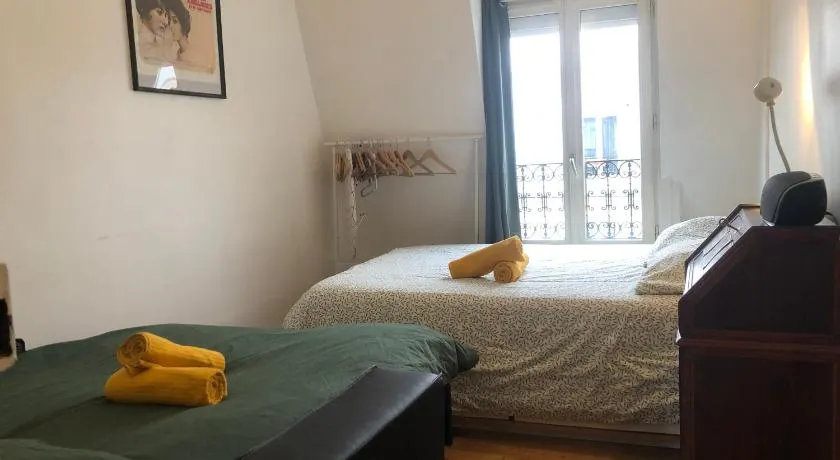 2 pièces sous les toits 6 personnes calme lumineux équipé - Image 1