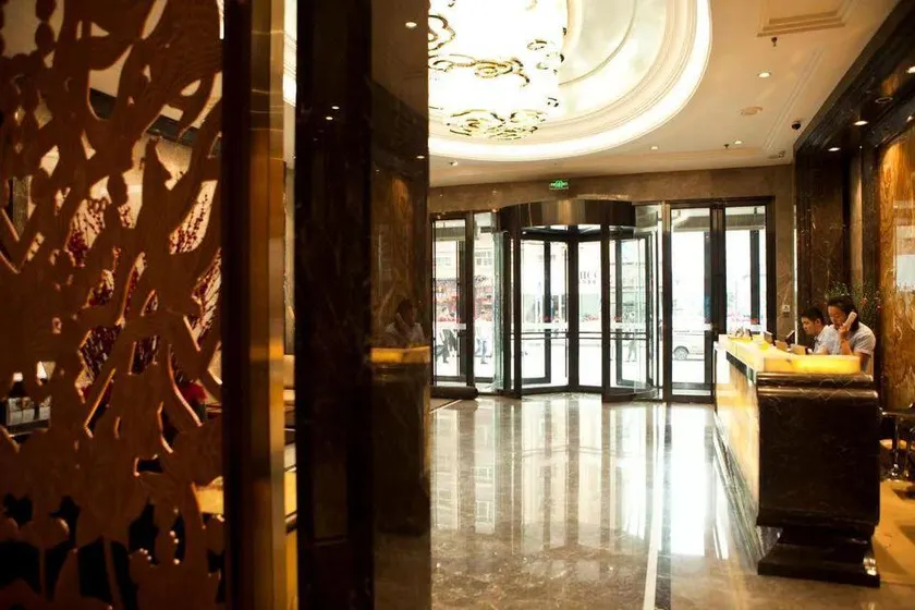 Boyue Hotel - Image 1