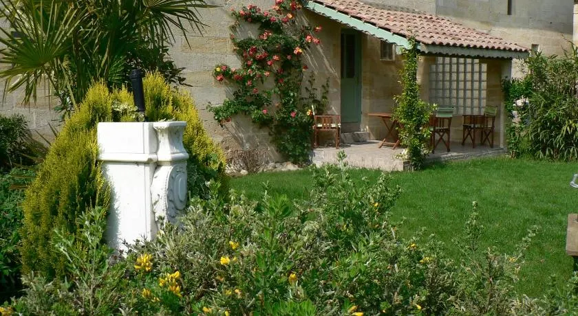 Gites Nénuphars à Saint-Emilion - Image 1