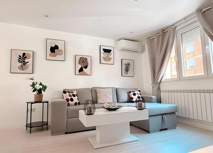 FANTASTIC APARTMENT, NEWLY RENOVATED - Image 1