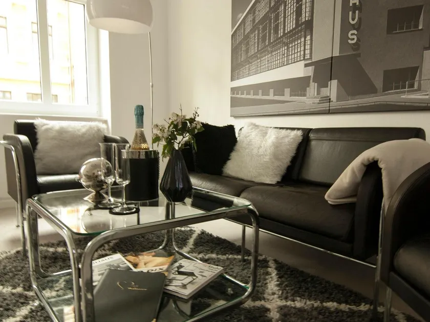 BAUHAUS Design-Luxus Apartment, 20er Jahre Stil, Garten - Image 1