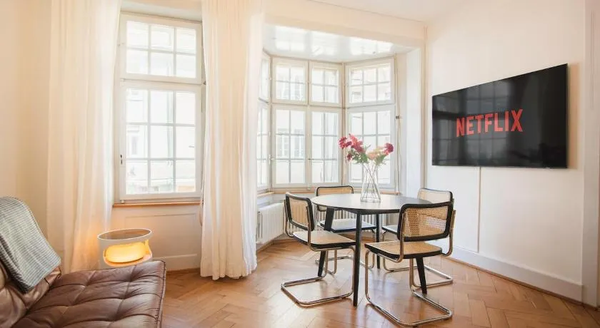 Beautifully renovated historic apartment near Messe Basel - Image 1
