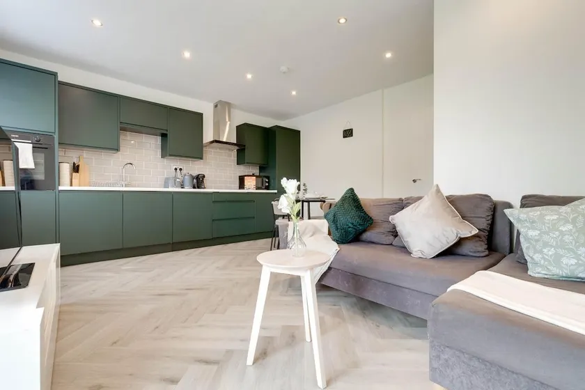 Stylish and Cosy 2 bedroom flat in Croydon - Image 1