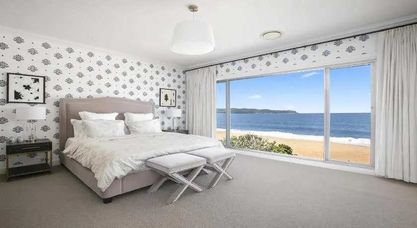 PIHI Beachfront , Pearl Beach, 5beds, 5 bathrooms - Image 1