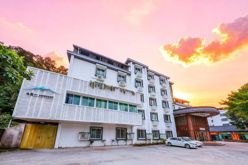 Kunshan Hotel - Image 1