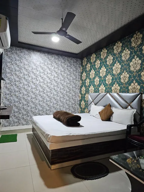 OYO Hotel Shanti Grand Inn - Image 1