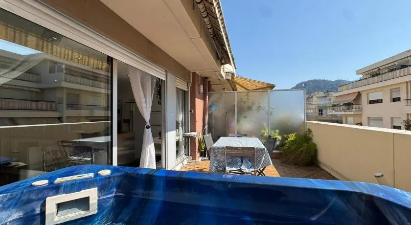 SIENA - Appartement 6 personnes avec Terrasse et Jacuzzi plein cœur centre-ville quartier du Port de Nice - Image 1