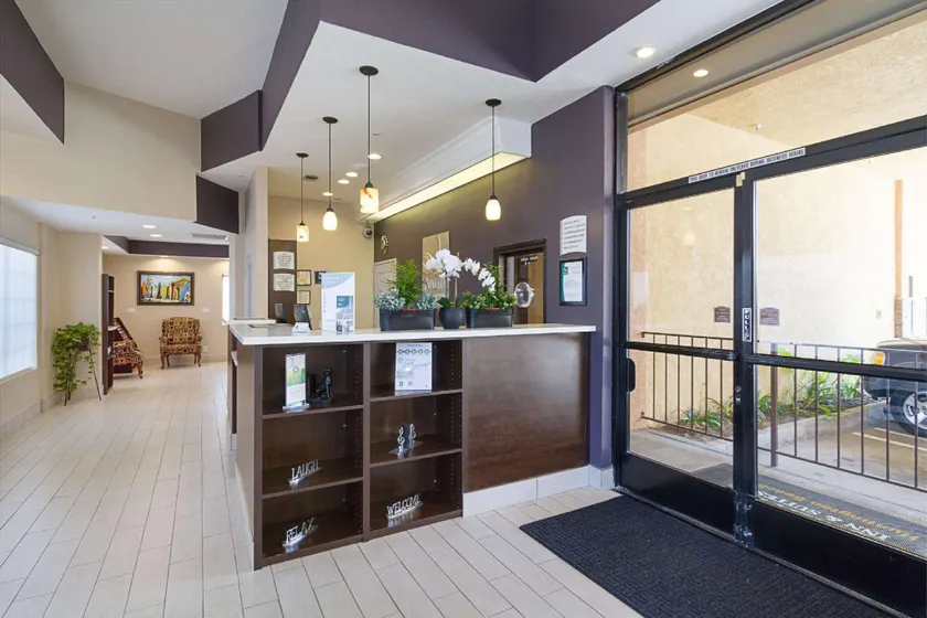 Quality Inn & Suites Huntington Beach - Fountain Valley - Image 1