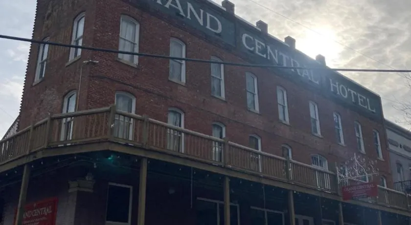 Grand Central Hotel - Image 1