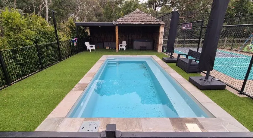 Lodge 1, Family Luxury Country Retreat Spa & Pool - Image 1