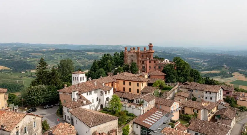 Casa Novella - Image 1