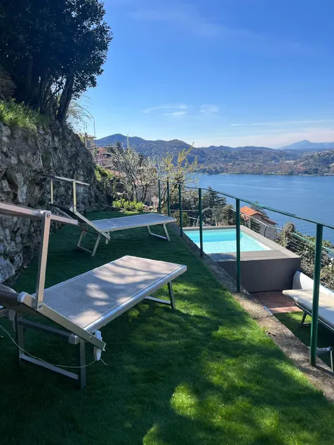VILLA Como, Jacuzzi Spa and Private Pool - Image 1
