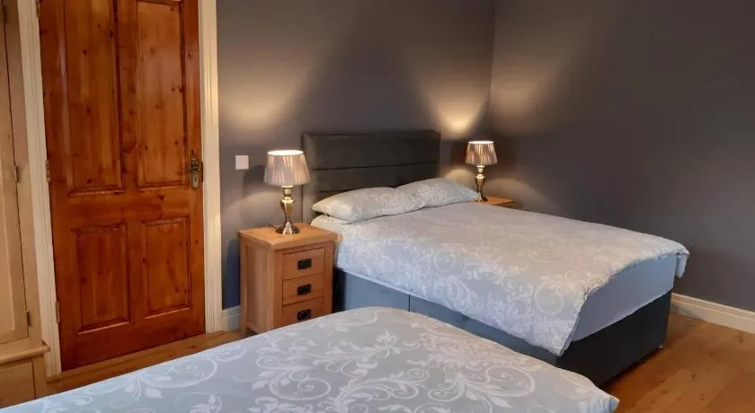 Whitethorn Lodge, Bed & Breakfast, Lackafinna - Image 1