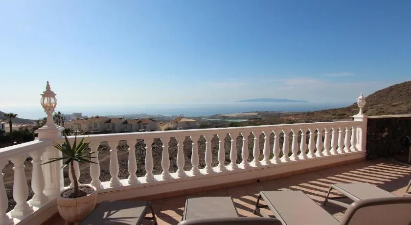ViVa Cumbres - Villa with pool, jacuzzi and sea view - Image 1