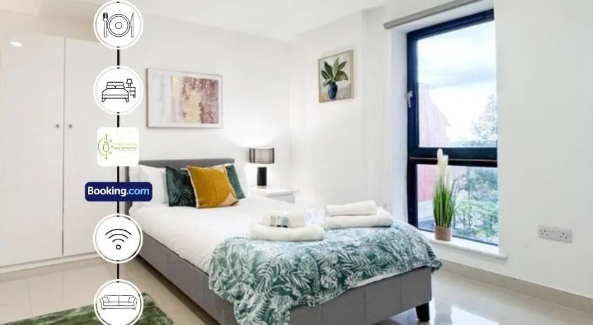 3 Bedroom Apt By ThreeThreeThreesProperty Short Lets & Serviced Accommodation Leeds With Wi-Fi & Parking - Image 1