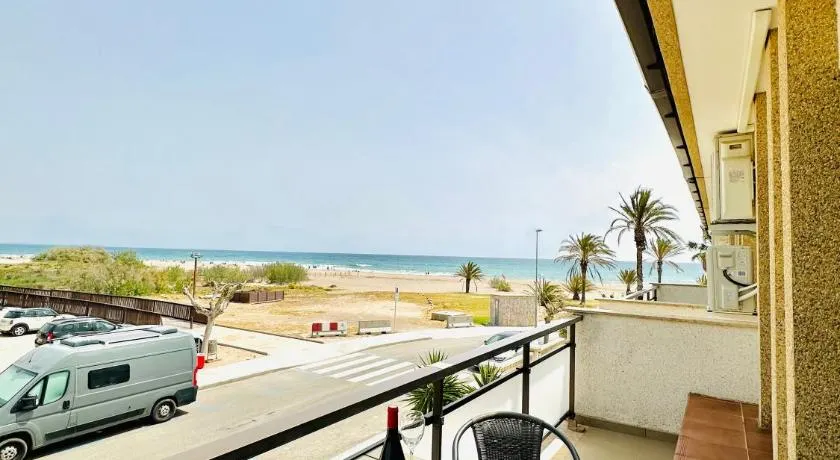 Apartamento en primera línea de mar - Image 1