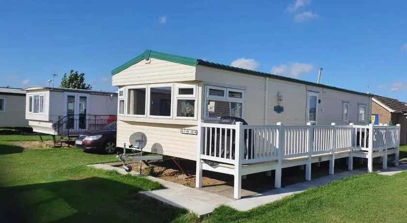 S265 3 bed caravan Golden Palm . Chapel St Leonards - Image 1