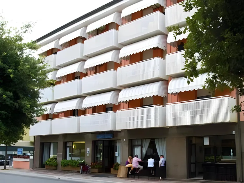 Hotel Desiree - Image 1