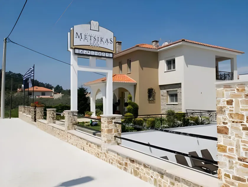 Metsikas Residence - Image 1