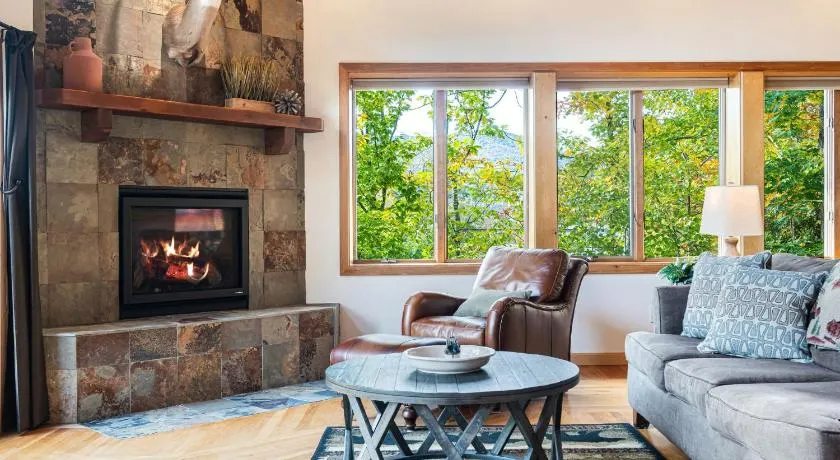 Strasse Ski Chalet Hot Tub Dog-Friendly Skiing - Image 1