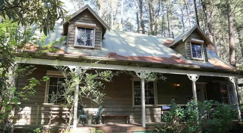Holly Lodge - Image 1