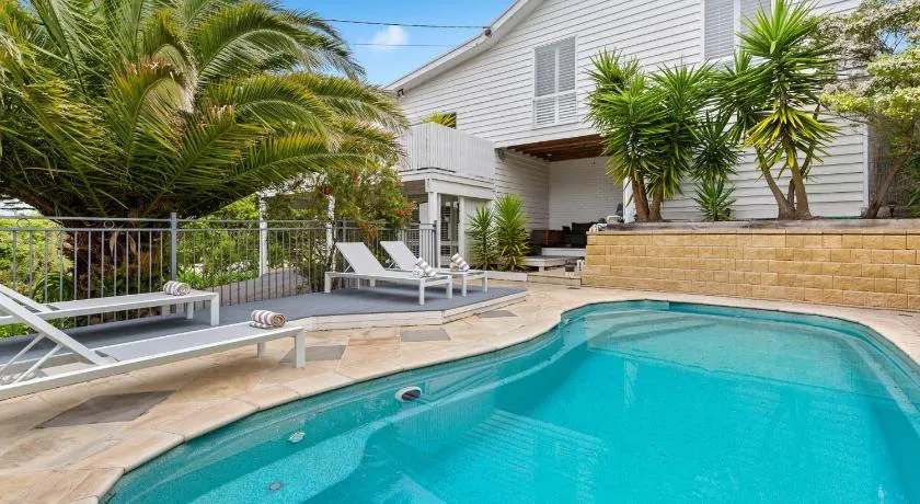 Godwin Goodness – Blairgowrie Beachside Accommodation - Image 1