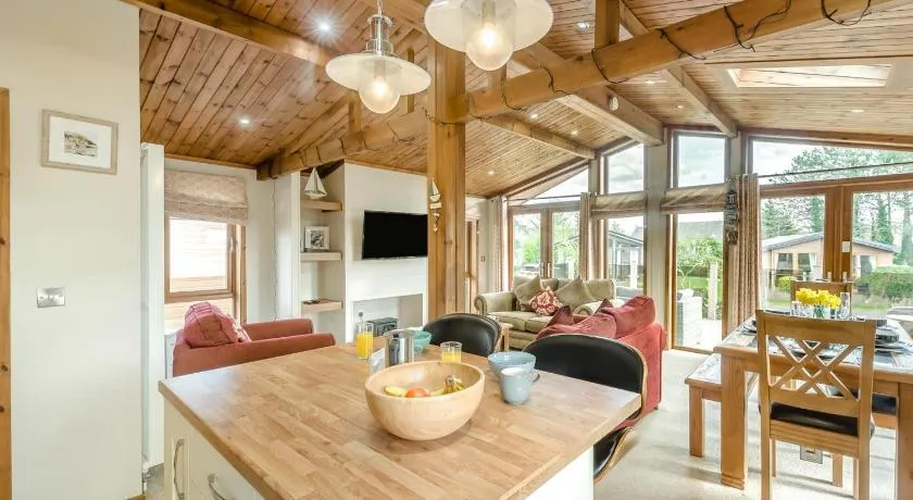 3 Bed in Whitby oc-wa057 - Image 1
