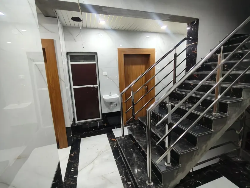 Shiv Bhakt Palace - Image 1